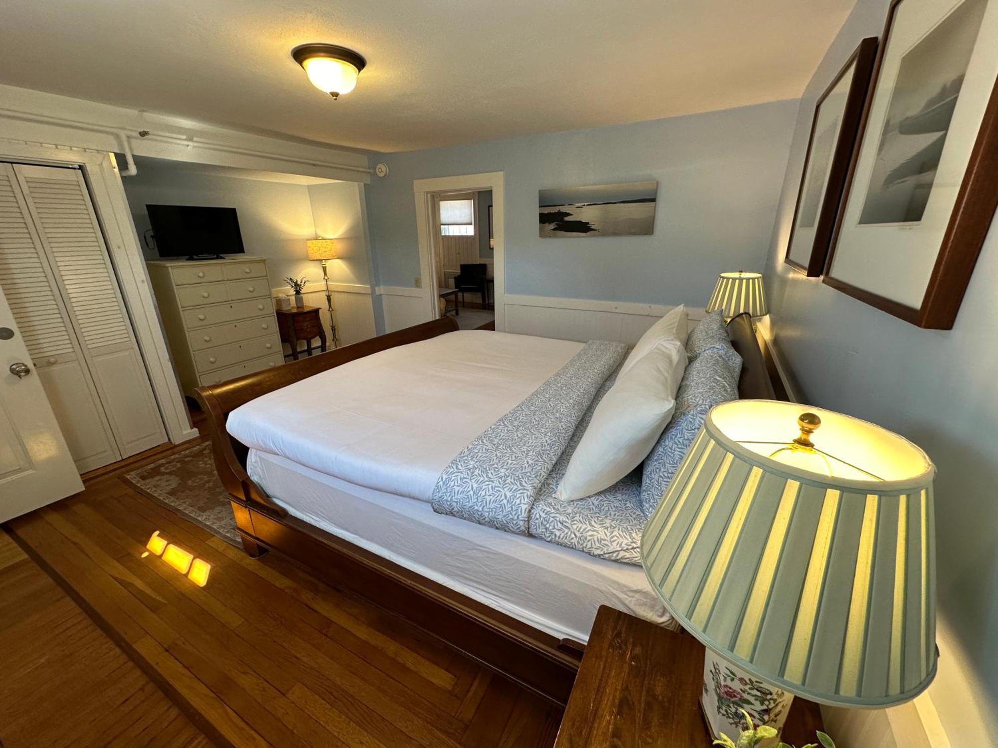 Entire Historic 5 Bed 5 Bath Inn Sleeps 17 Ньюпорт Экстерьер фото